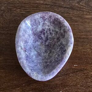 Lepidolite Bowl – Peace • Emotional Balance • Gentle Release